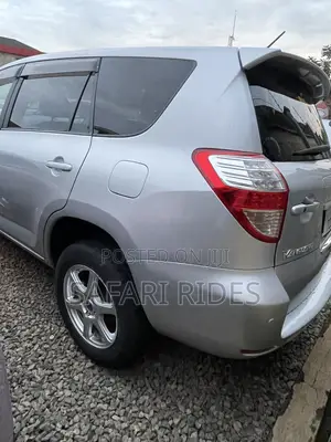 Toyota Vanguard 2008 Silver