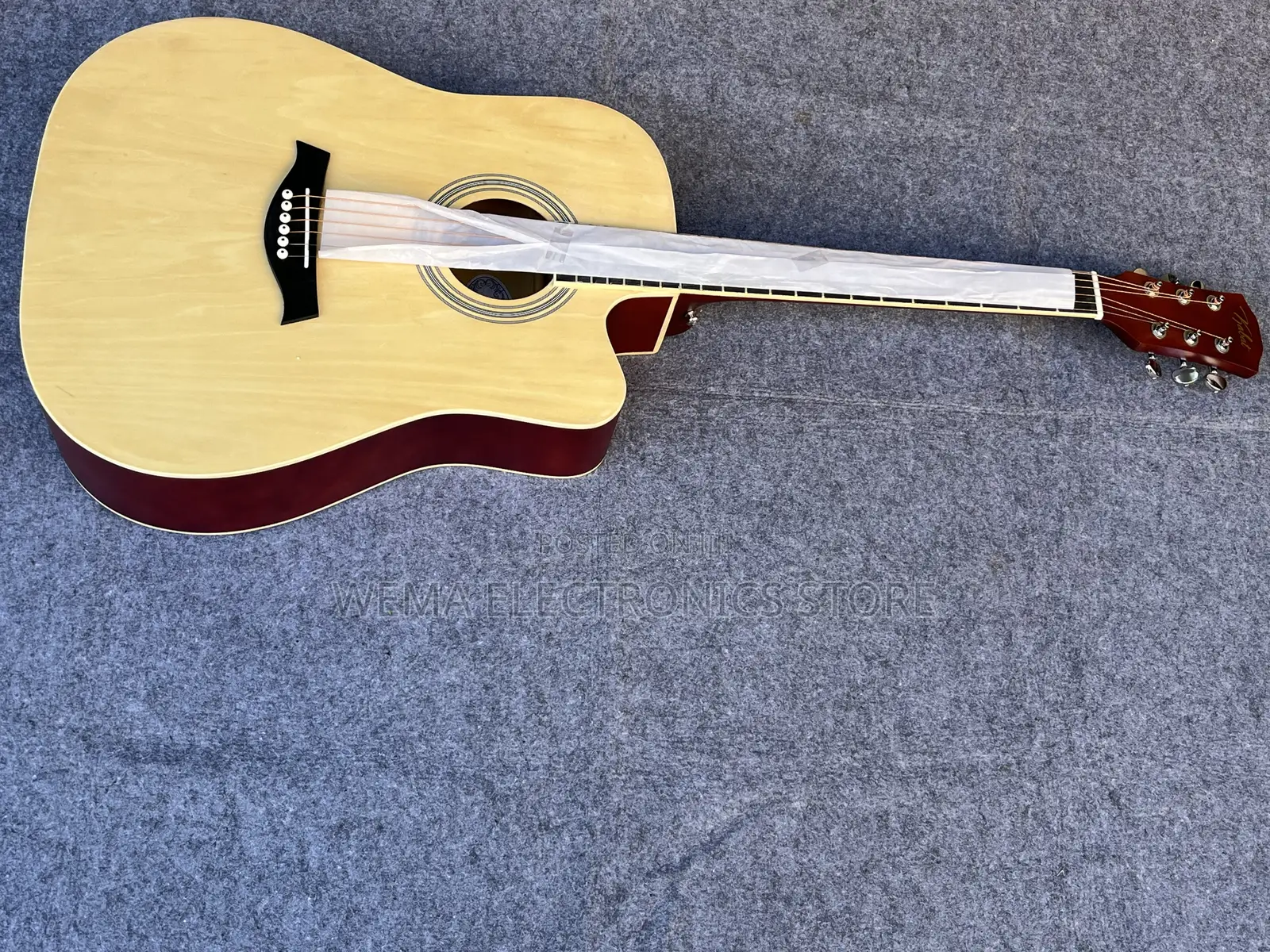 Box Acoustic Guitar M
