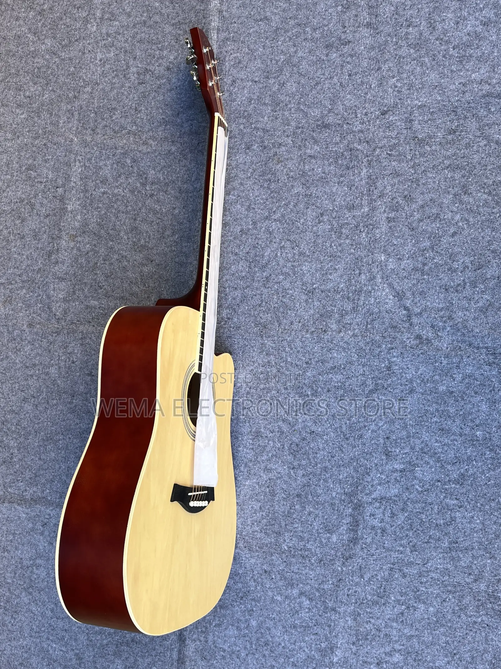 Box Acoustic Guitar M