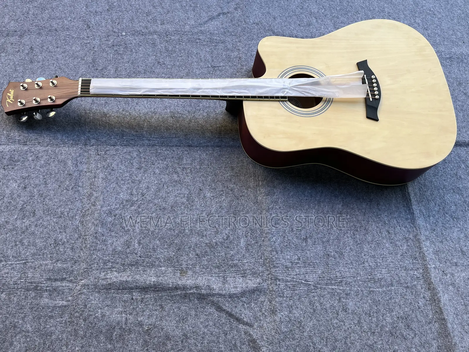 Box Acoustic Guitar M