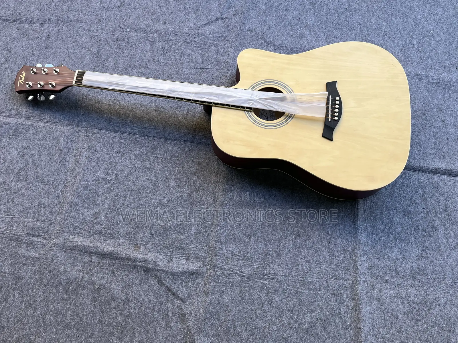 Box Acoustic Guitar M