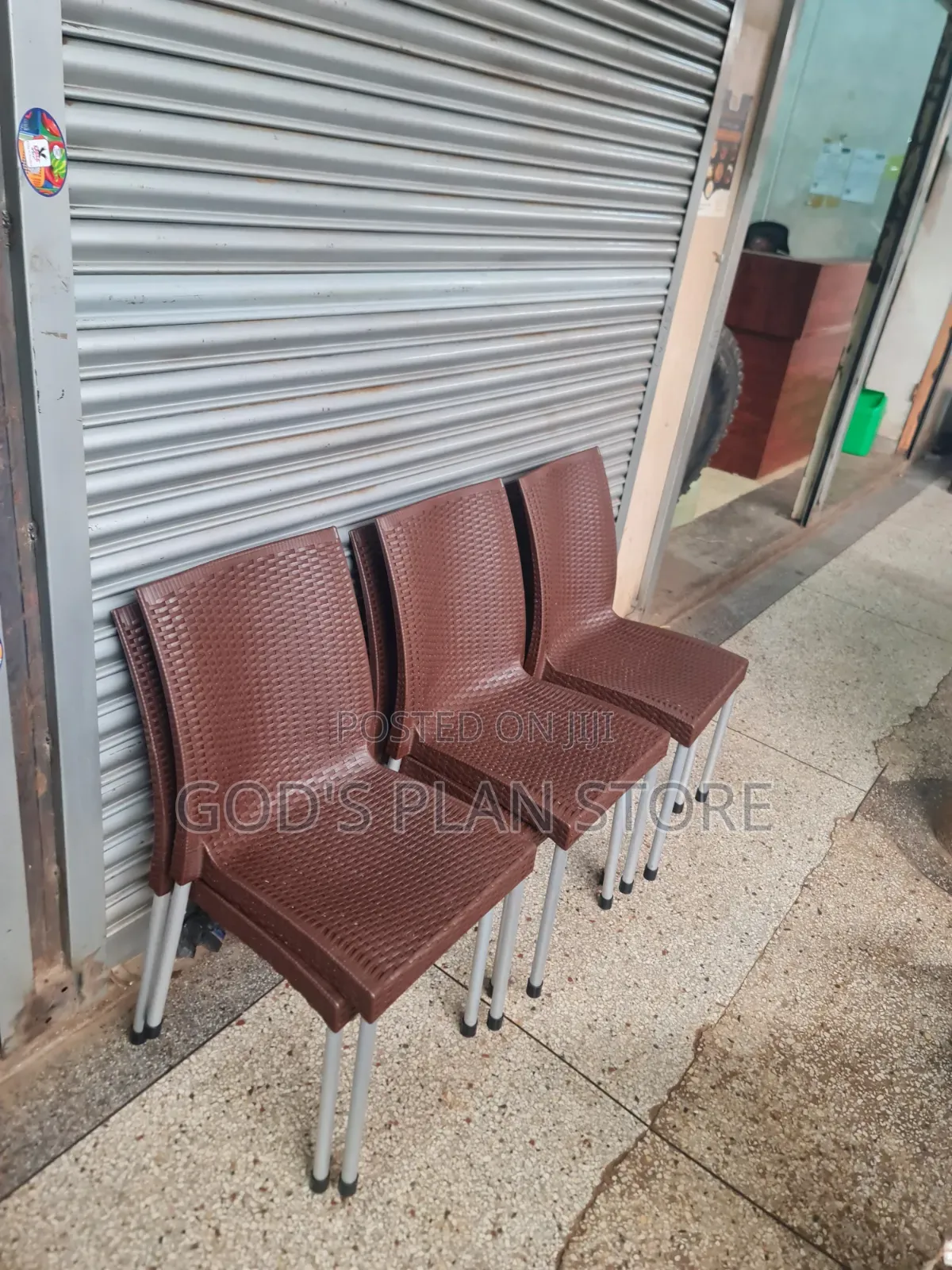 Black Foot Caps Plastic Chairs Plastic Chairs