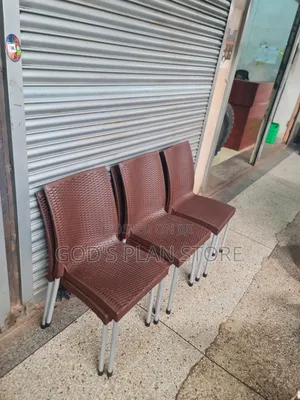 Black Foot Caps Plastic Chairs Plastic Chairs