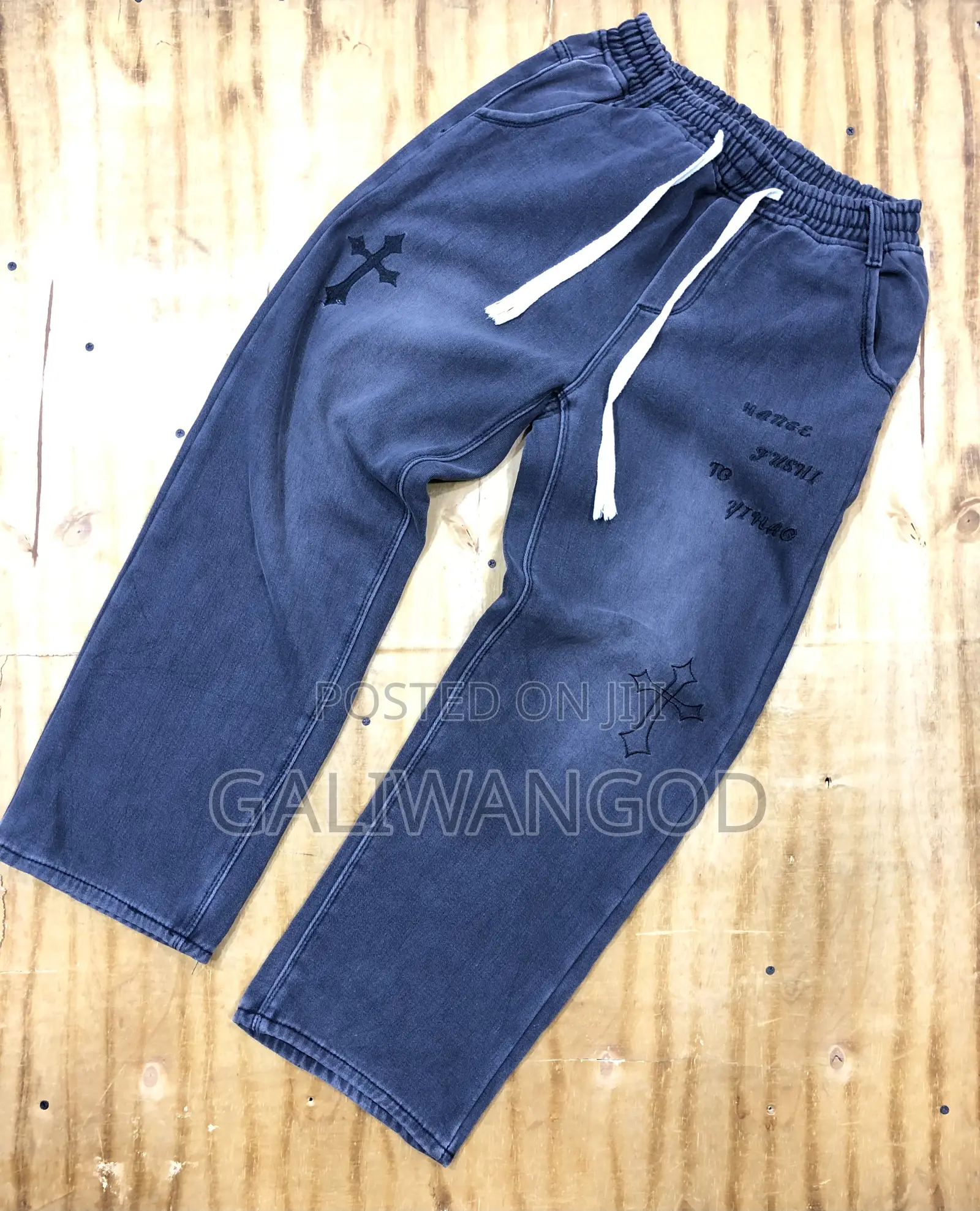 Straight Jeans