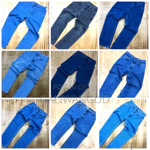 Straight Jeans