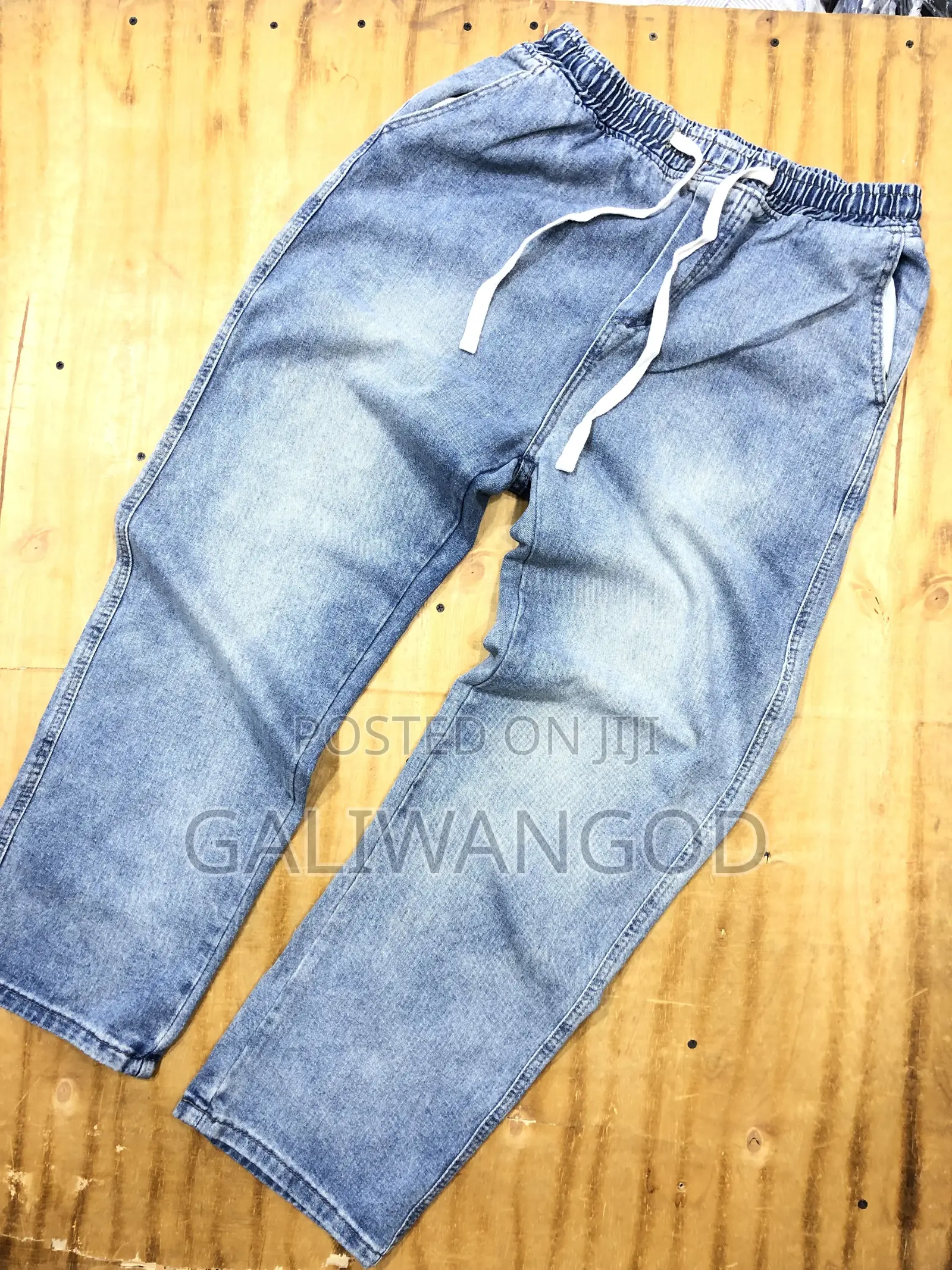 Straight Jeans