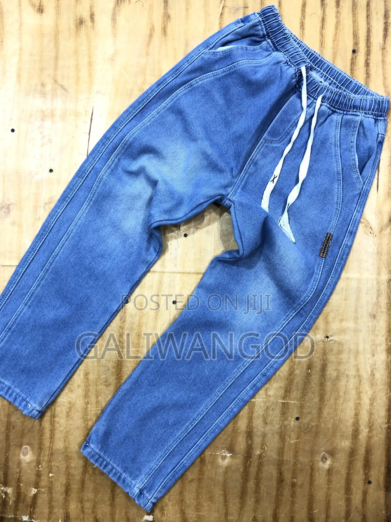 Straight Jeans