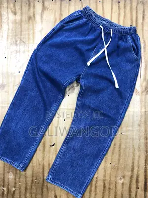 Straight Jeans