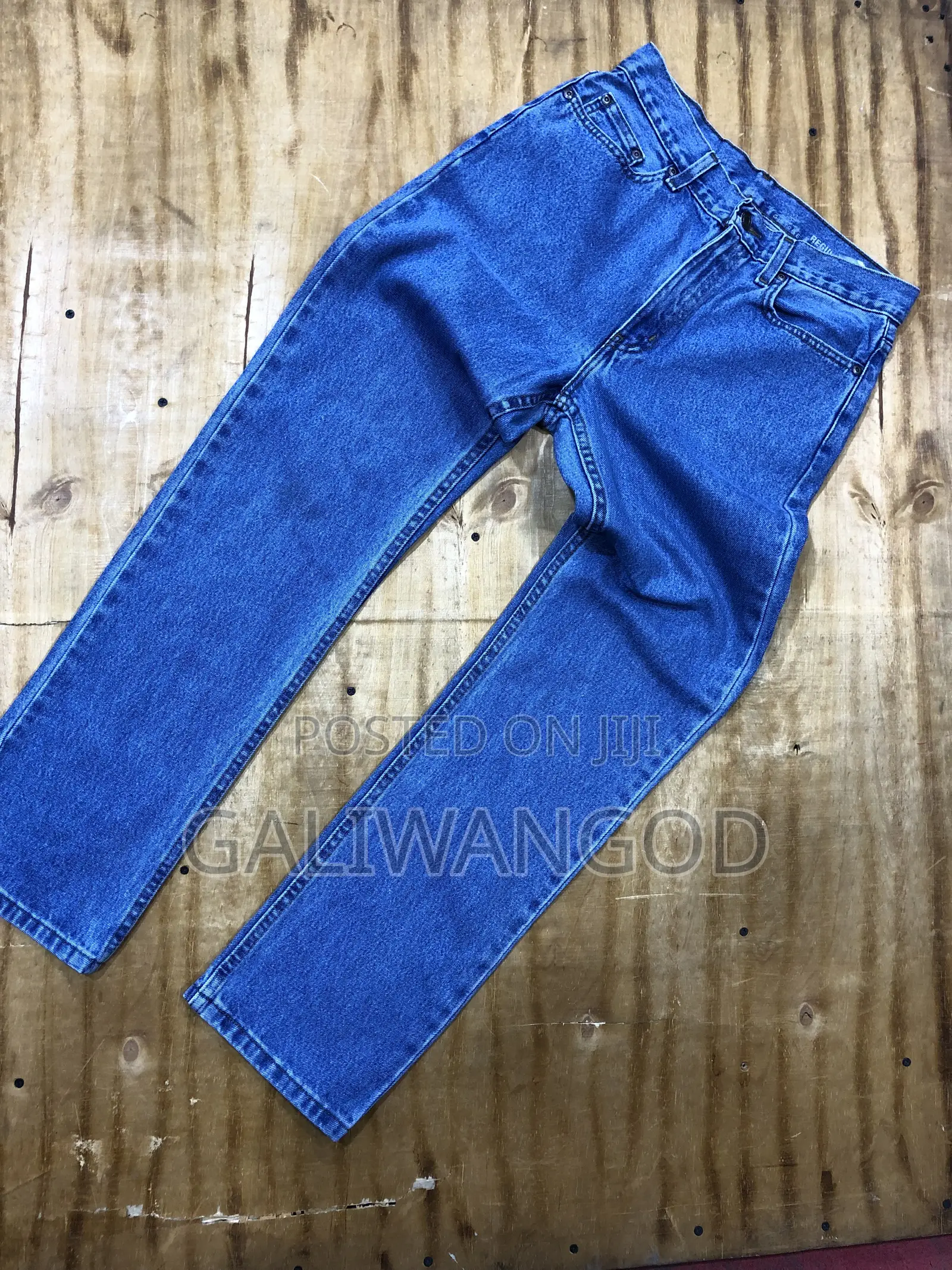 Straight Jeans