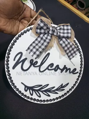 Round Decorative Signs