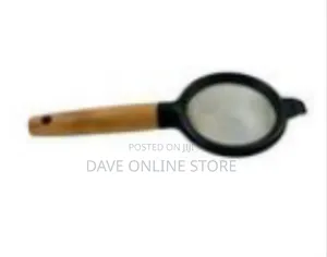 Professional Fine-Mesh Kitchen Strainer With Wooden Handle