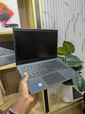 Laptop Lenovo ThinkPad T14s Gen 2 16GB Intel Core i7 SSD 512GB
