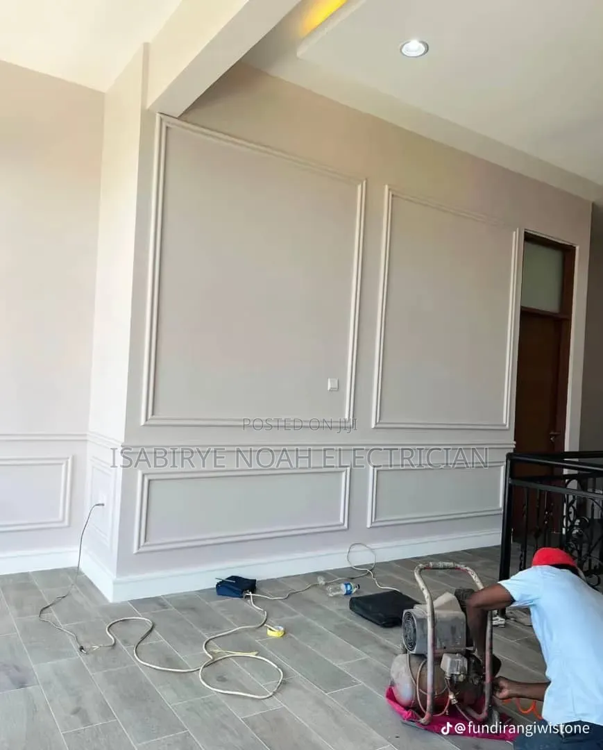 Moulding Building