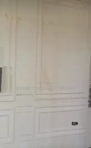 Moulding Building