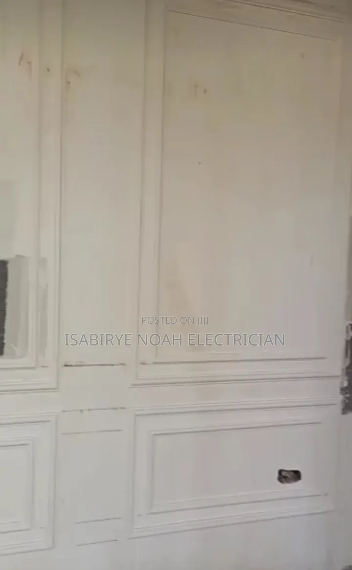 Moulding Building