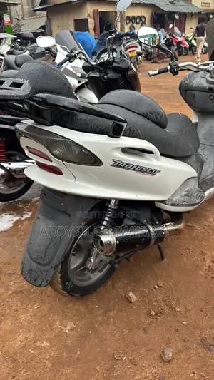 Yamaha Majesty 2005 White