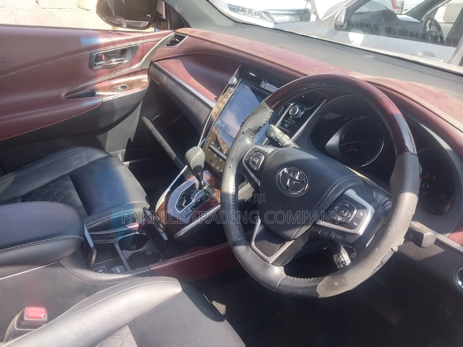 Toyota Harrier 2.0 2017 White