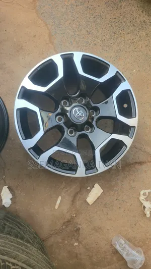 Rim 17 Tx Landcruiser 6 Holes Rim 17 Balck Silver