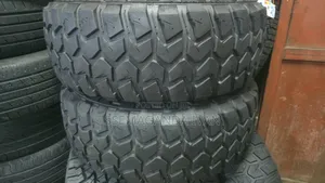 31x10.5r15 Used M/T Practical Max Tires