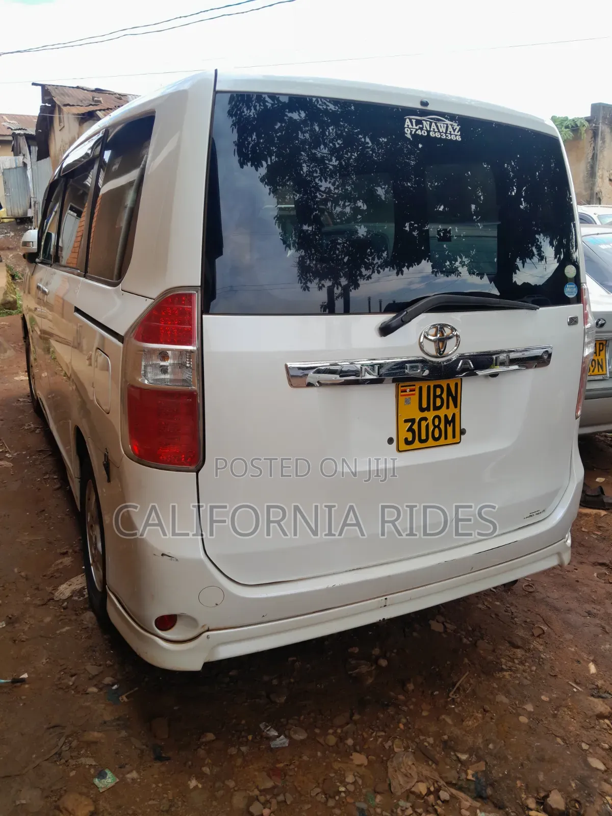 Toyota Noah 2010 White