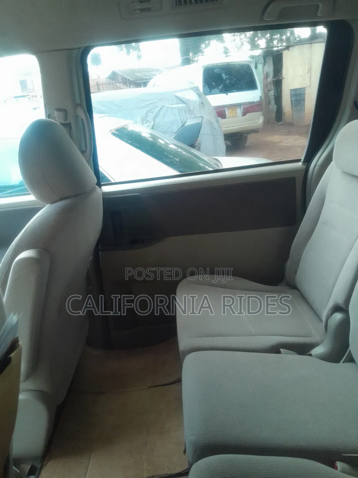 Toyota Noah 2010 White
