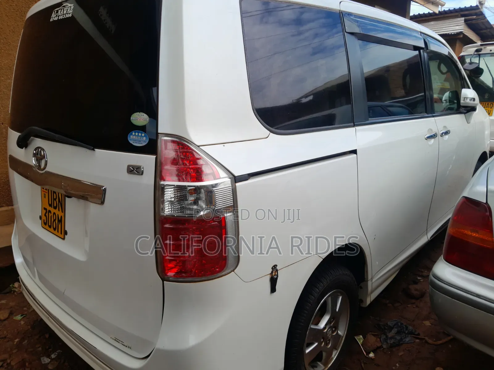 Toyota Noah 2010 White