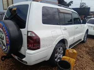 Mitsubishi Pajero 2004 White