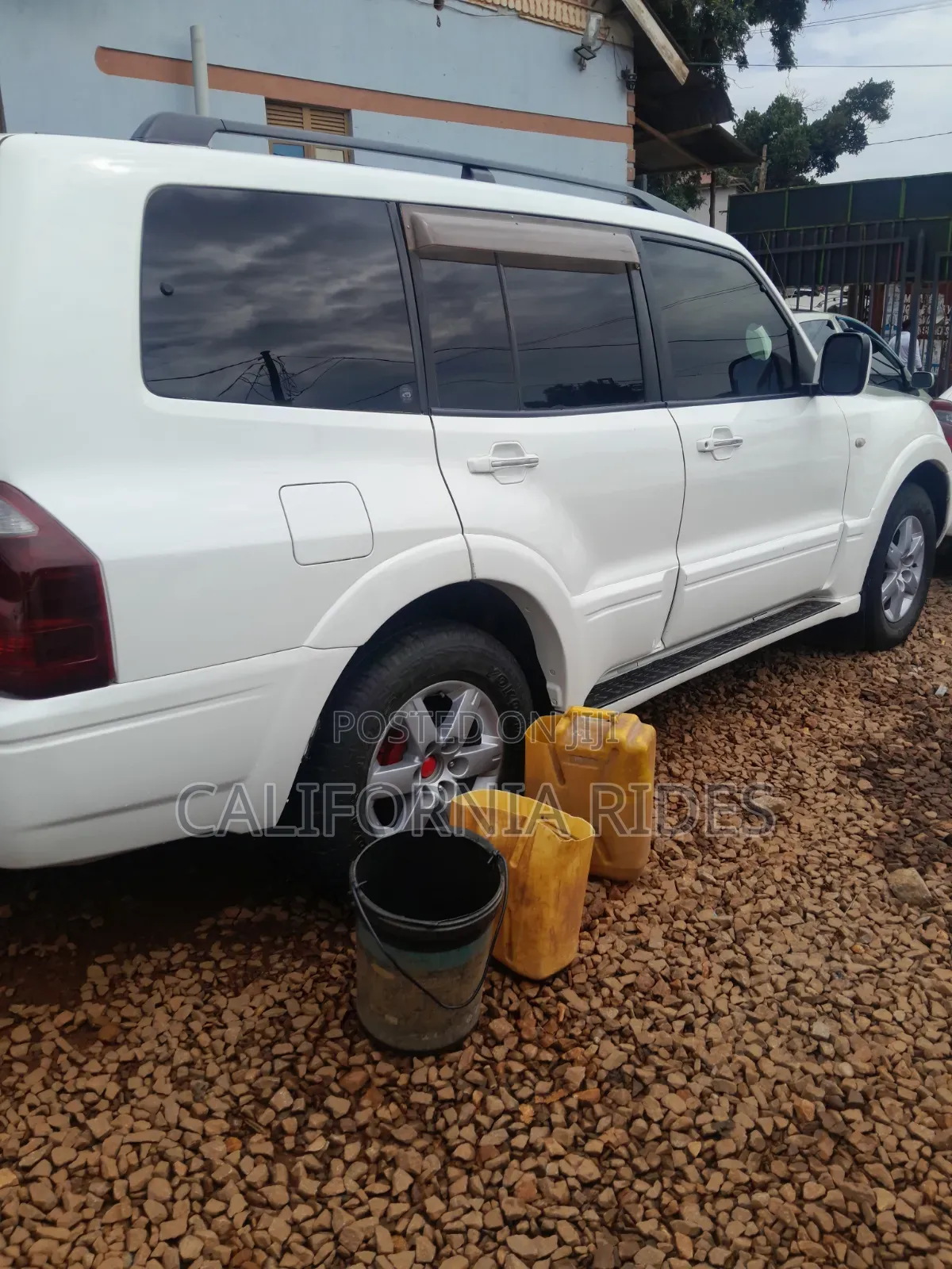 Mitsubishi Pajero 2004 White