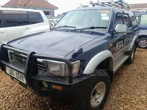 Toyota Hilux Surf 1999 Blue