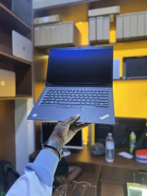 New Laptop Lenovo ThinkPad T490s 8GB Intel Core i5 SSD 256GB