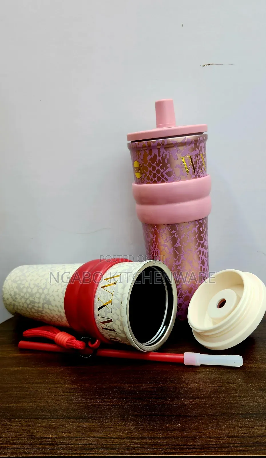 Insulated Vaccum Flask Tamblers With a Straw