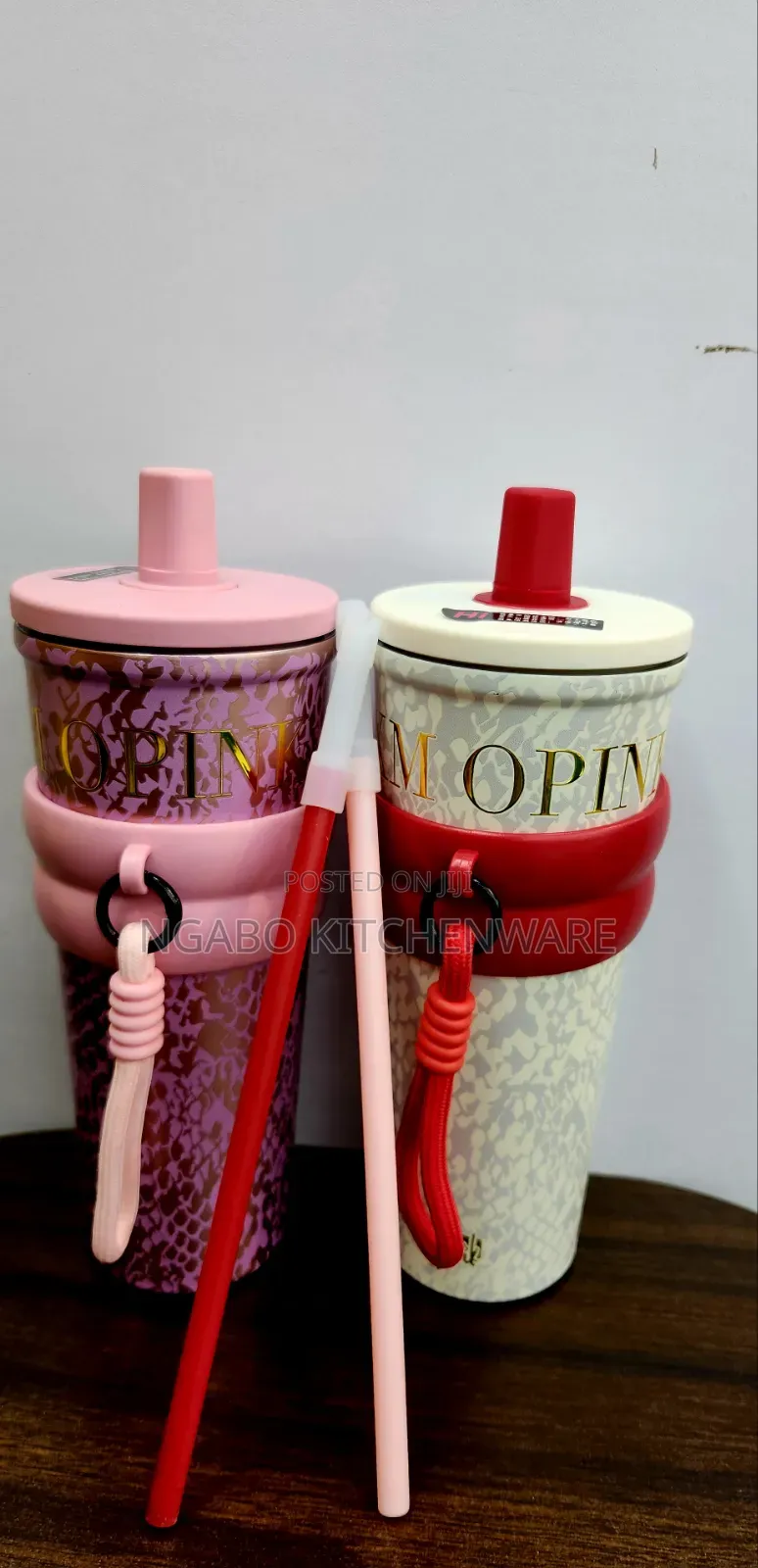 Insulated Vaccum Flask Tamblers With a Straw