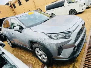 Toyota RAV4 Limited FWD 2020 Silver