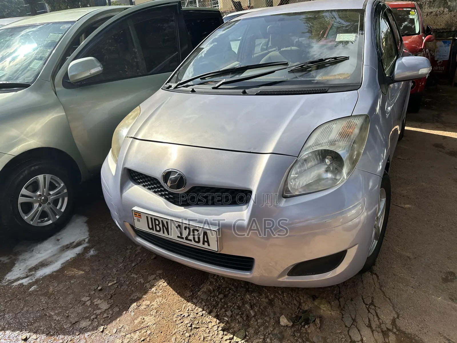 Toyota Vitz 2010 Silver