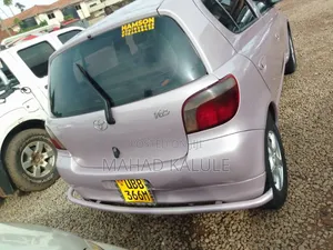 Toyota Vitz 2002 Pink