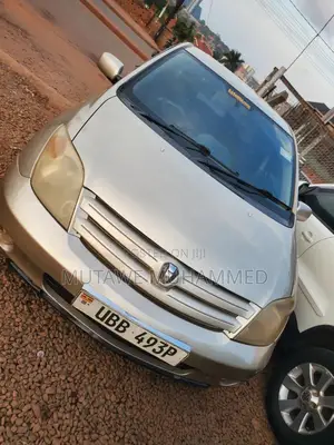 Toyota IST 2007 Gold