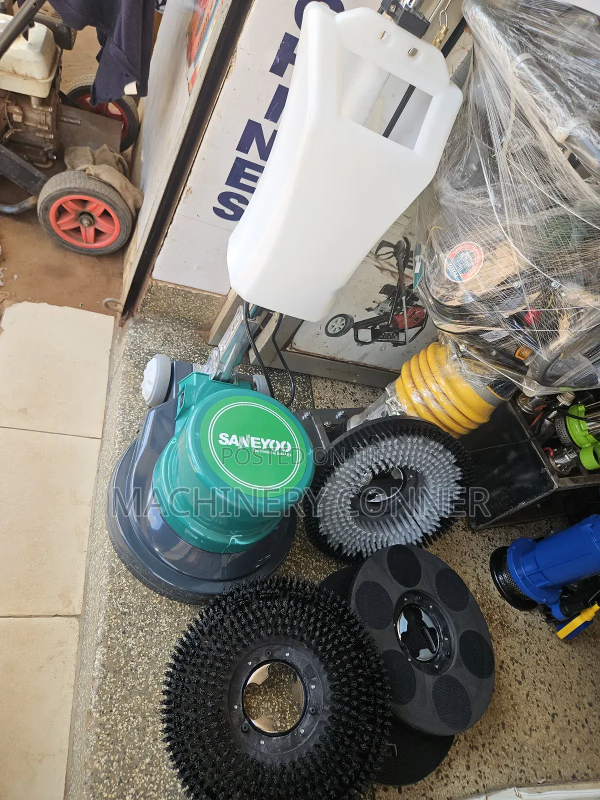 Floor or Terrazo Scrubbing Machine