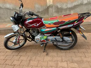 Bajaj CT 125X 2023 Red