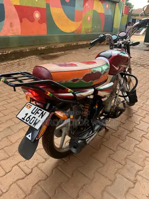 Bajaj CT 125X 2023 Red