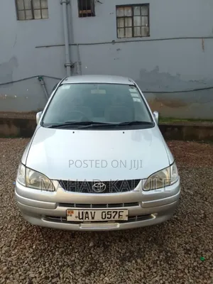 Toyota Corolla Spacio 2000 Silver