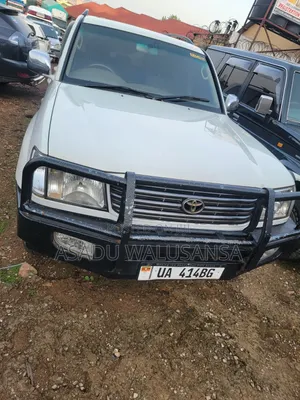 Toyota Land Cruiser 2009 White