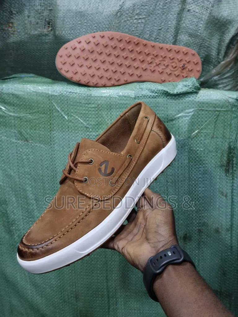Ecco Sneakers