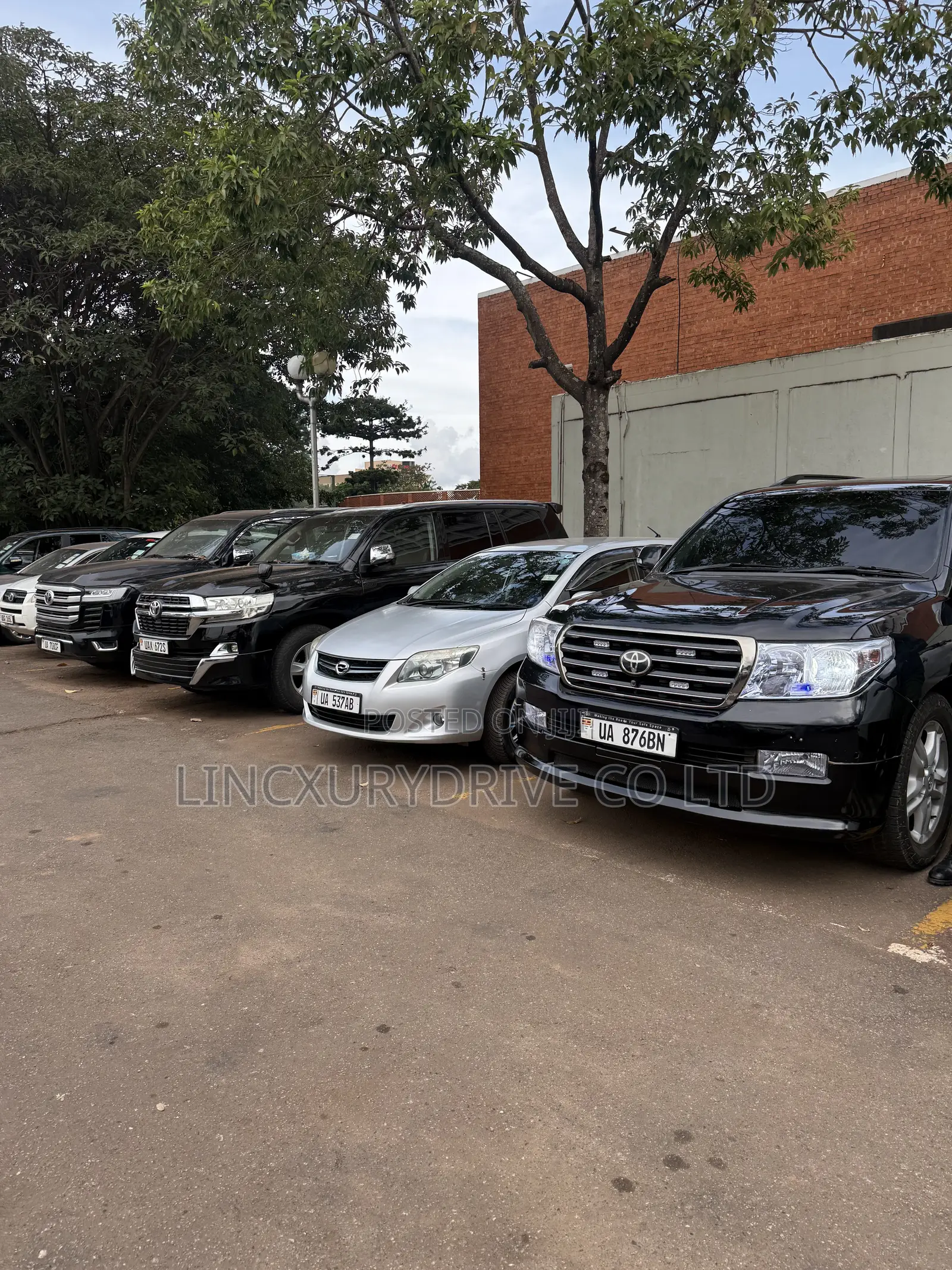 Landcruiser V8 Available for Hire