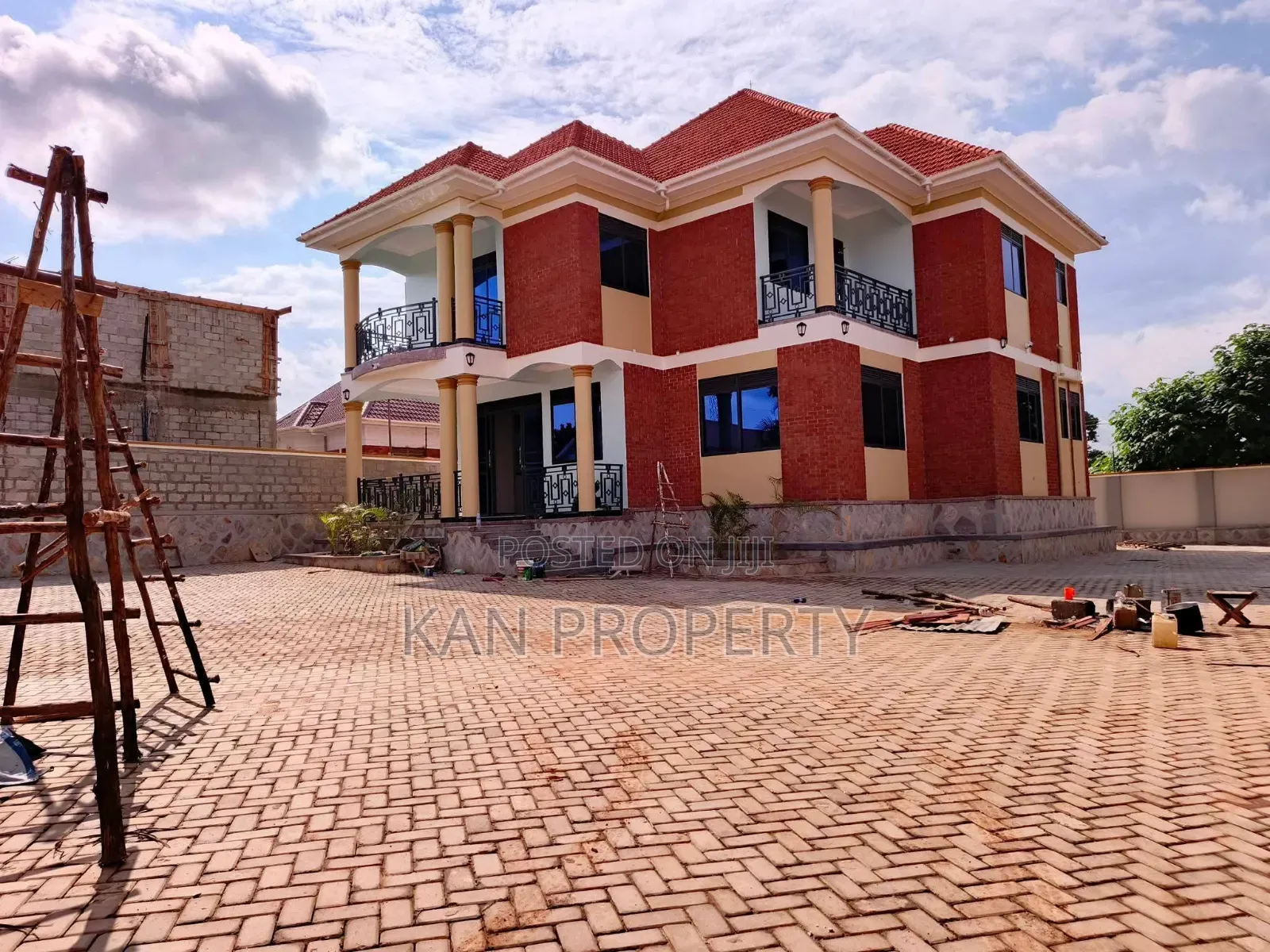 5bdrm Duplex in Bugolobi, Central Division for rent