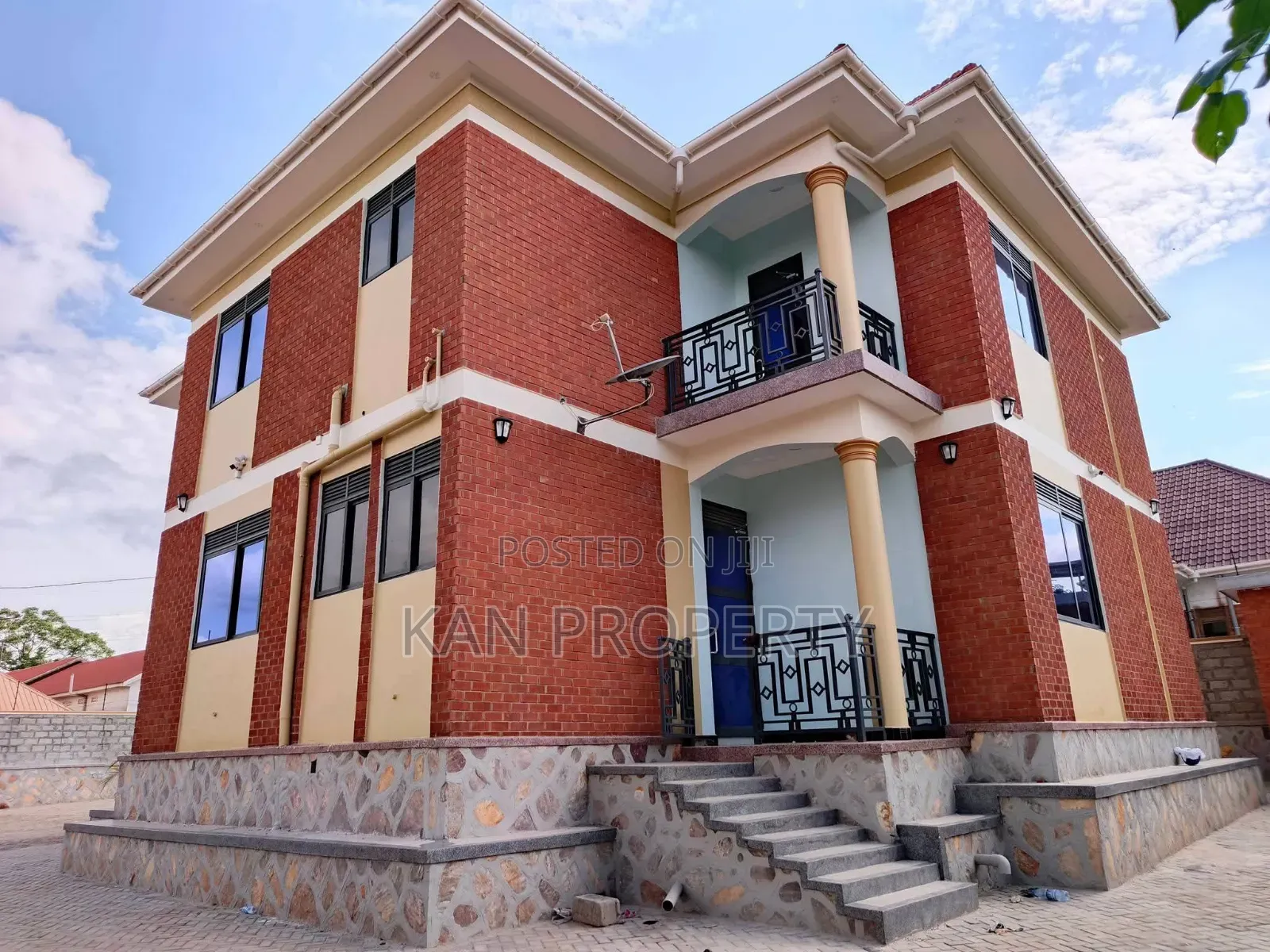 5bdrm Duplex in Bugolobi, Central Division for rent