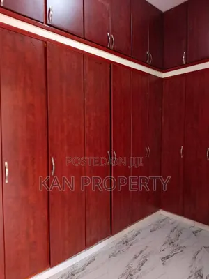 5bdrm Duplex in Bugolobi, Central Division for rent