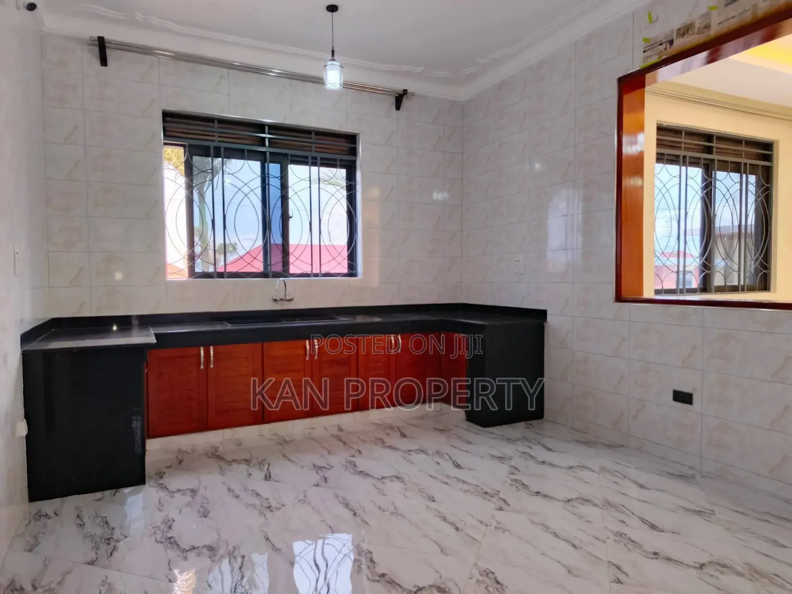 5bdrm Duplex in Bugolobi, Central Division for rent
