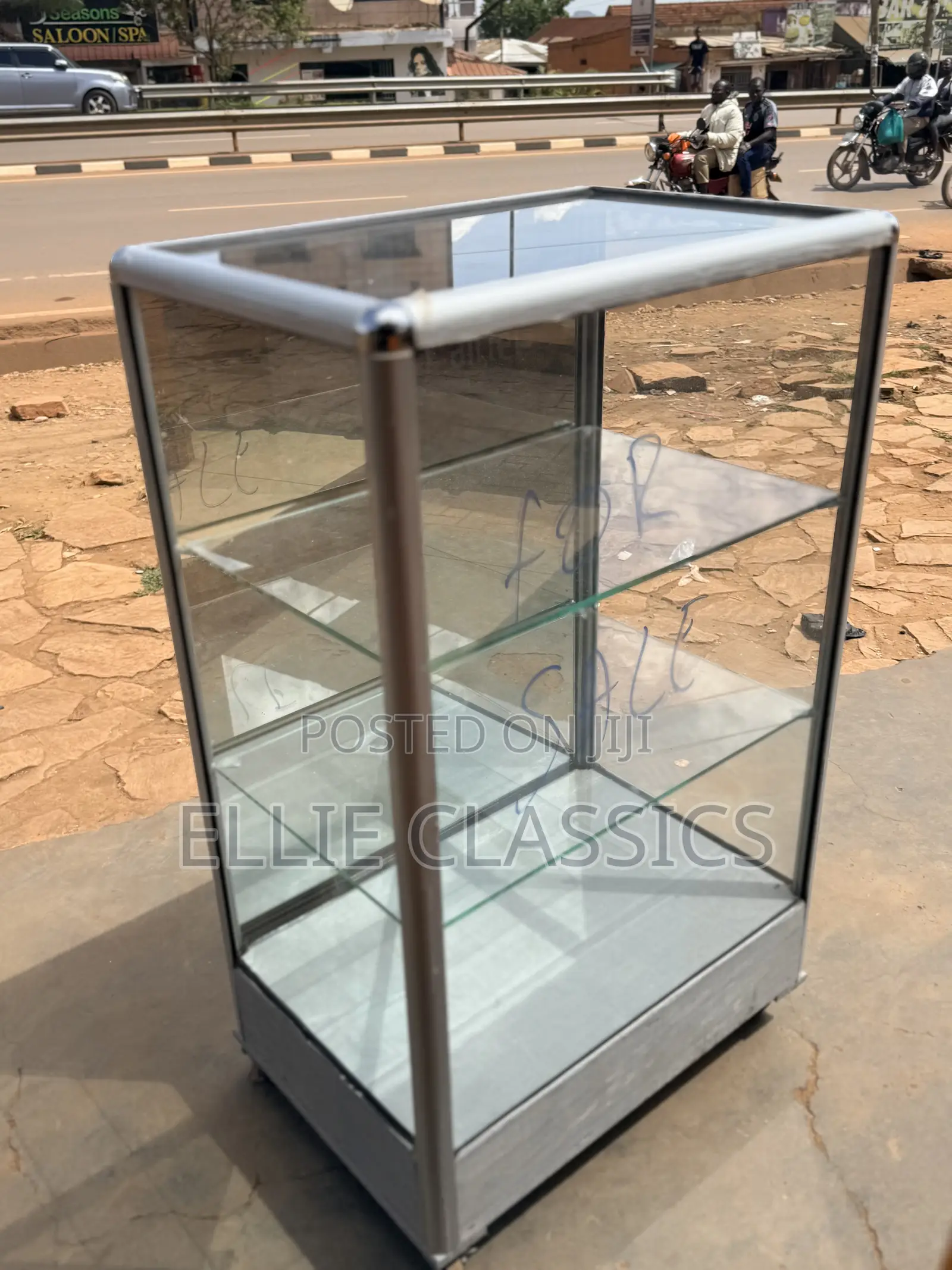 2ft Glass Showcase
