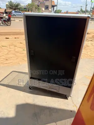 2ft Glass Showcase