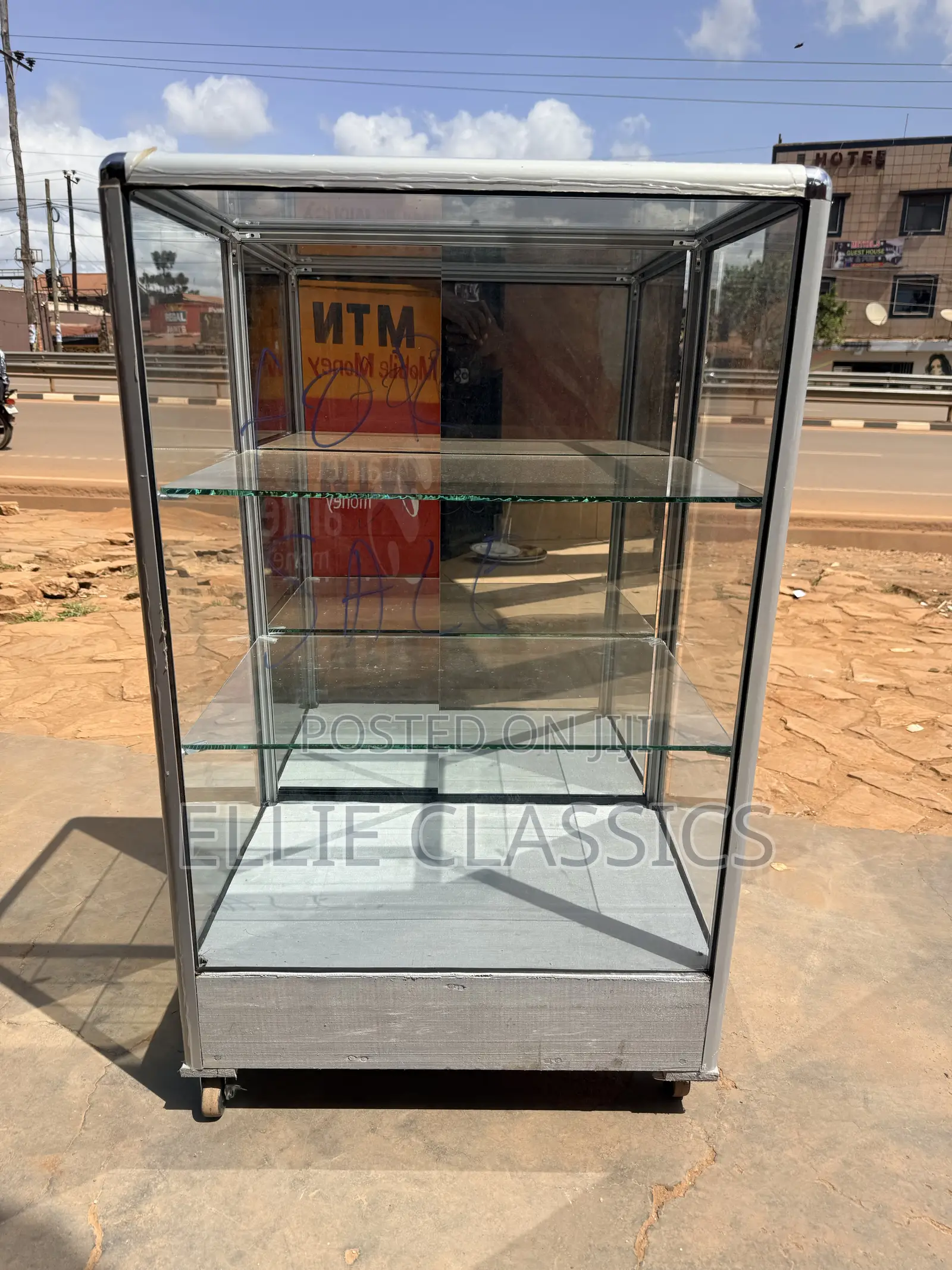 2ft Glass Showcase